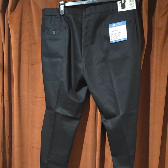 Mens flat front Chinos - Picture 4 of 6